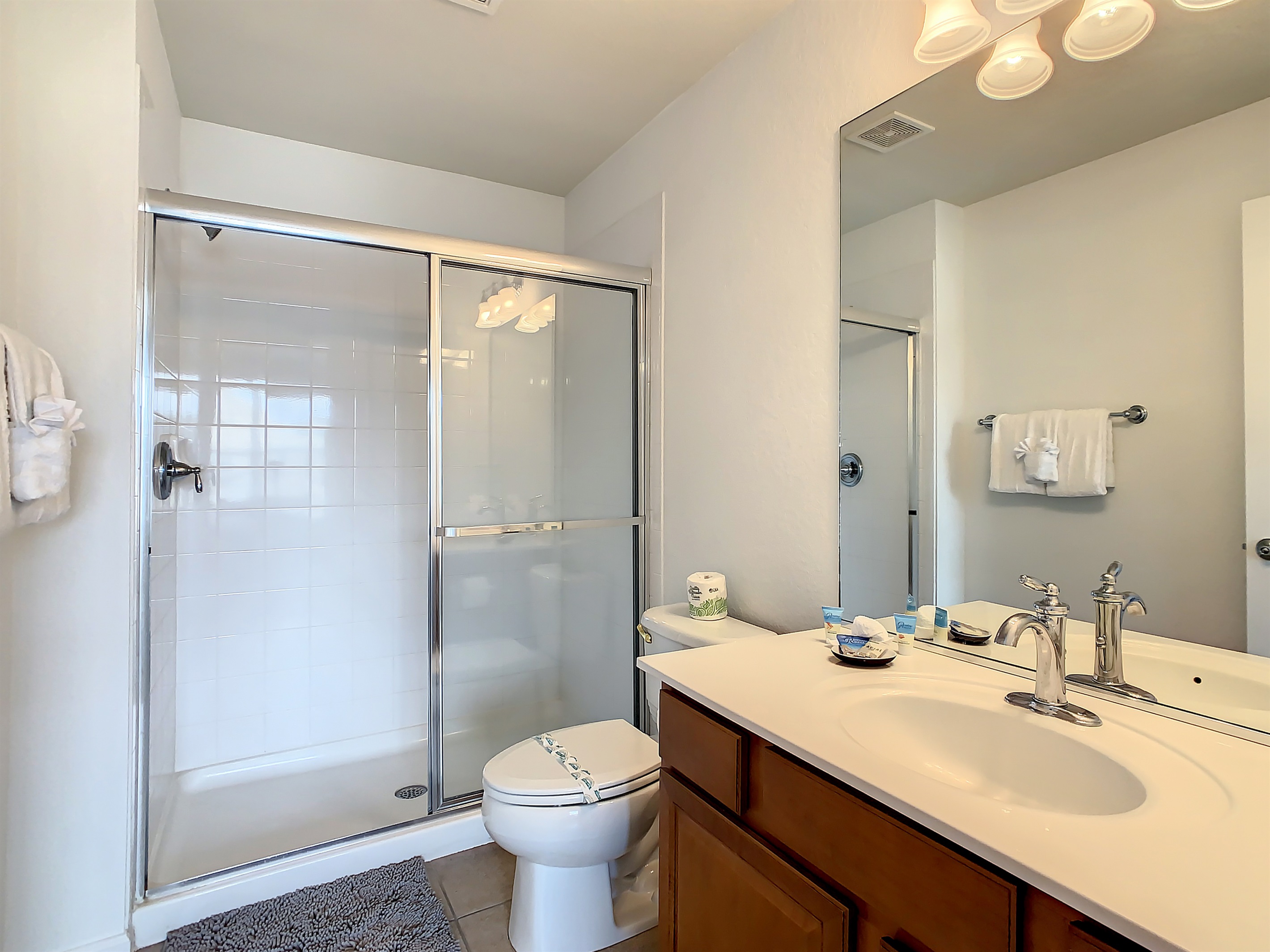 Master Suite #2 En Suite Bathroom