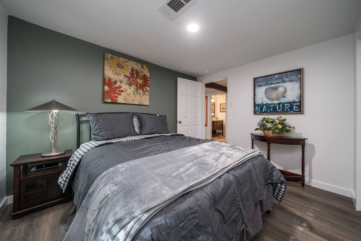 Guest Bedroom queen bed