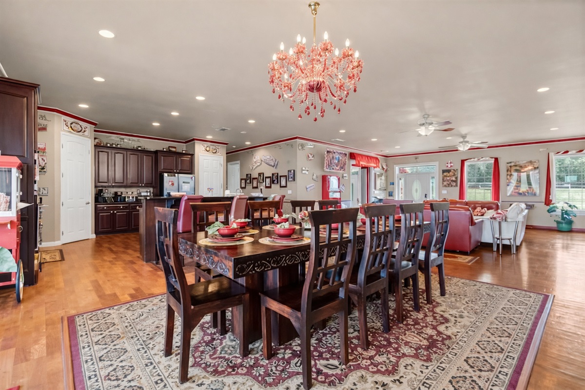 Elegant dining for celebrations