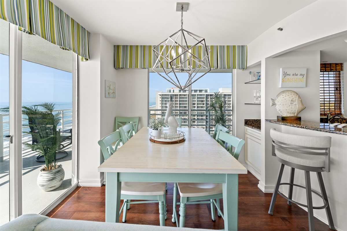 Oceanfront Dining with seating for 6