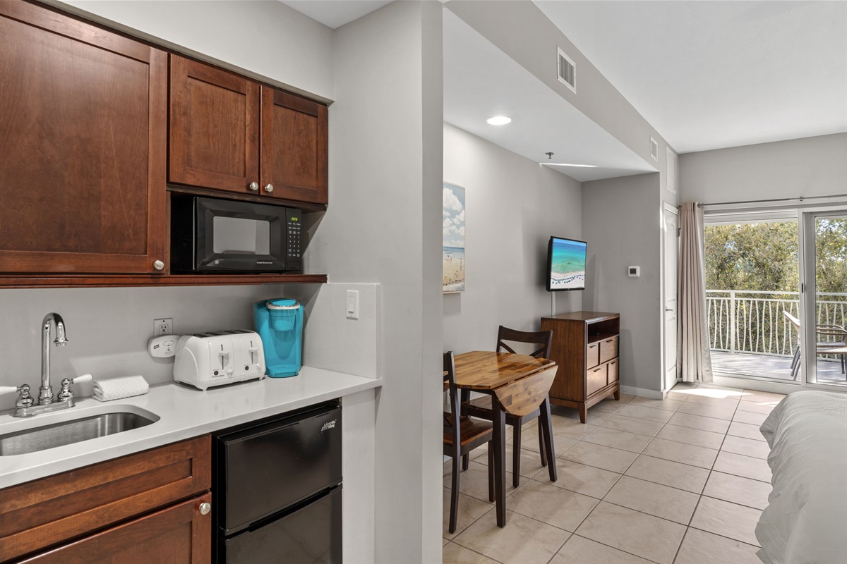 Kitchenette(studio side)