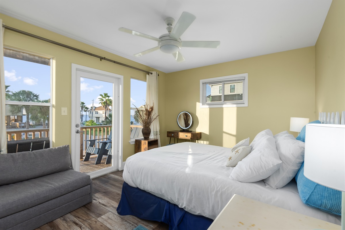 568290995e094f7da67e5cc323ed32ed Large | Beachhouse | Texas | TX | Vacation Homes | Galveston | Crystal Beach | Kokomo | Breezy Days | Beachfront Elegance | Sunrise Serenity | Southern Sands Property Management, LLC