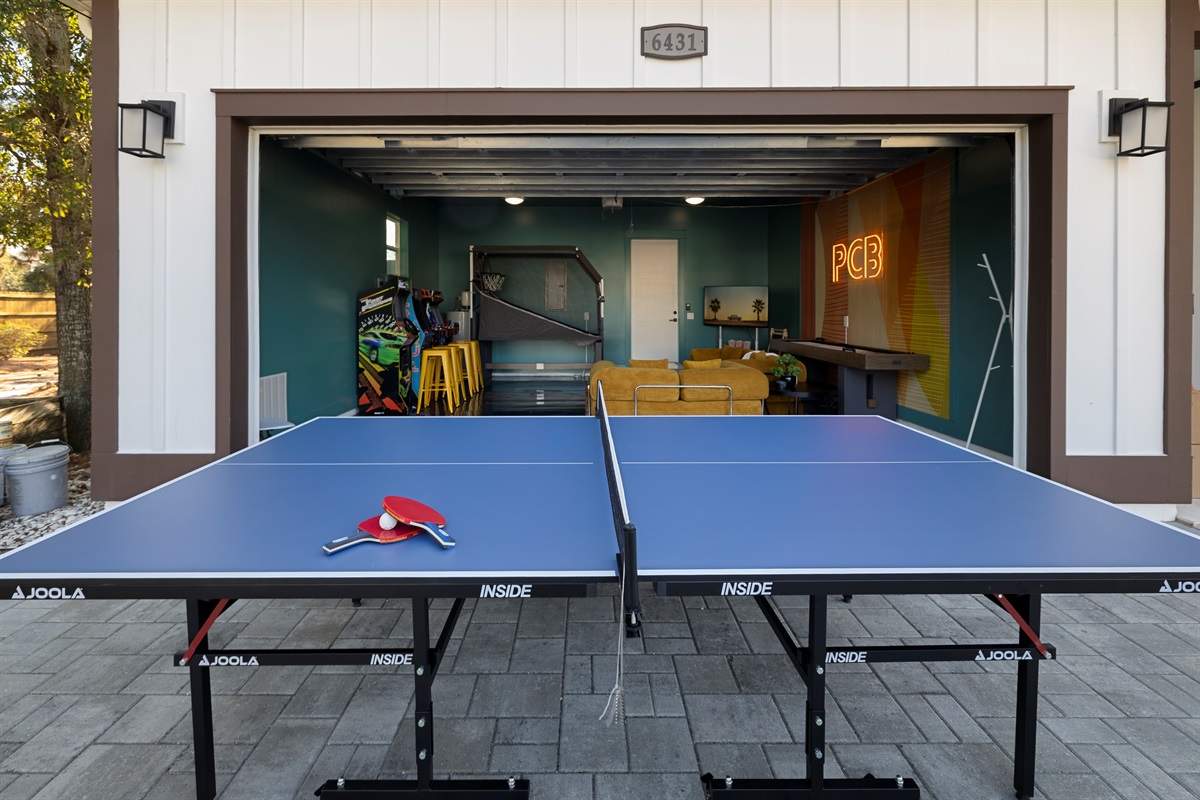 Tournament-Ready Ping Pong – Easy to set up, plenty of space, and perfect for quick matches or full family tournaments.