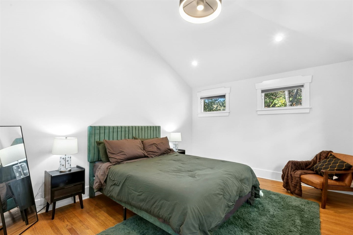 Are you tired of roaming.. Come!!! I am calling you hop on me to rest your self !!