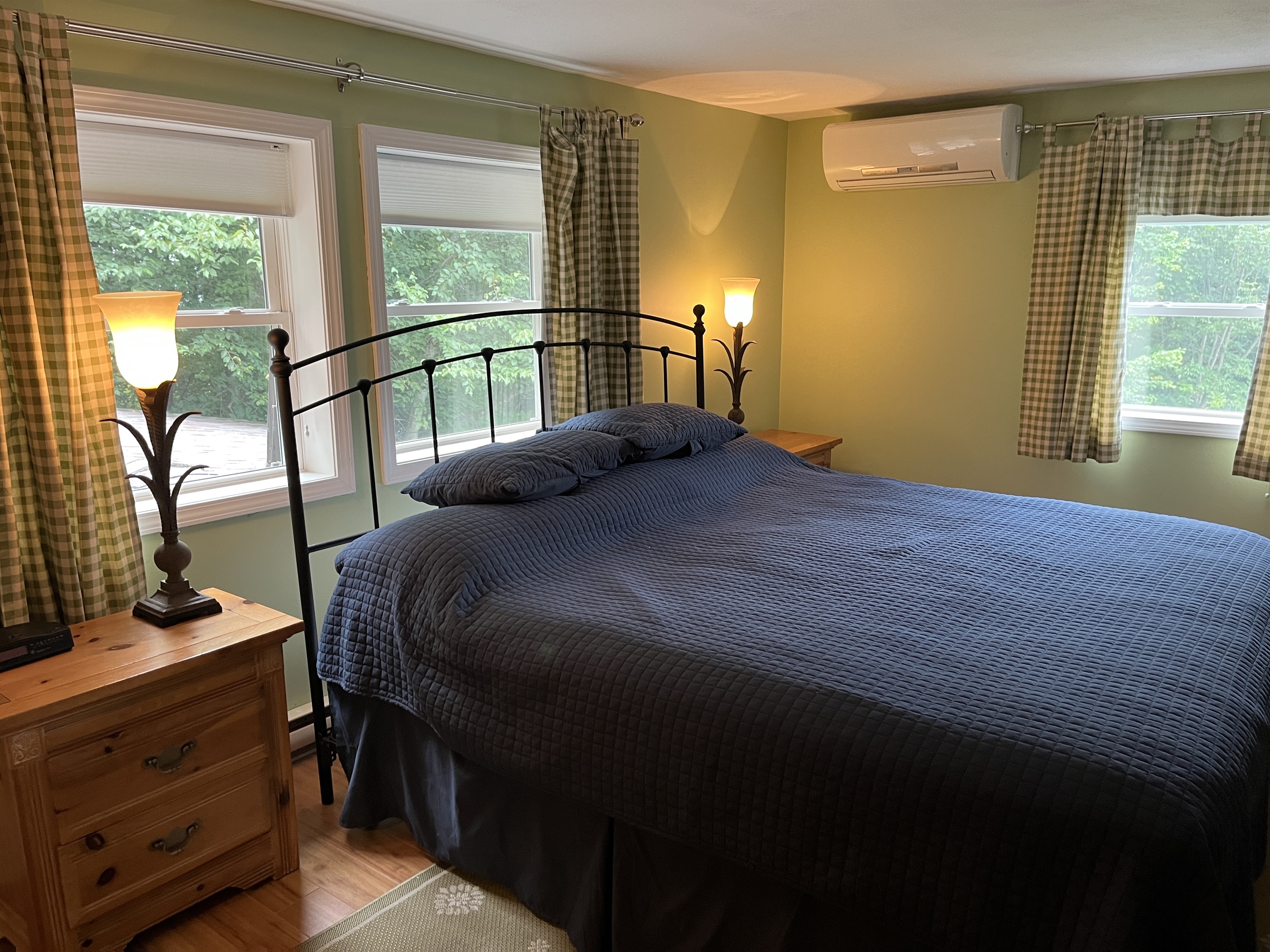 2nd floor King bedroom