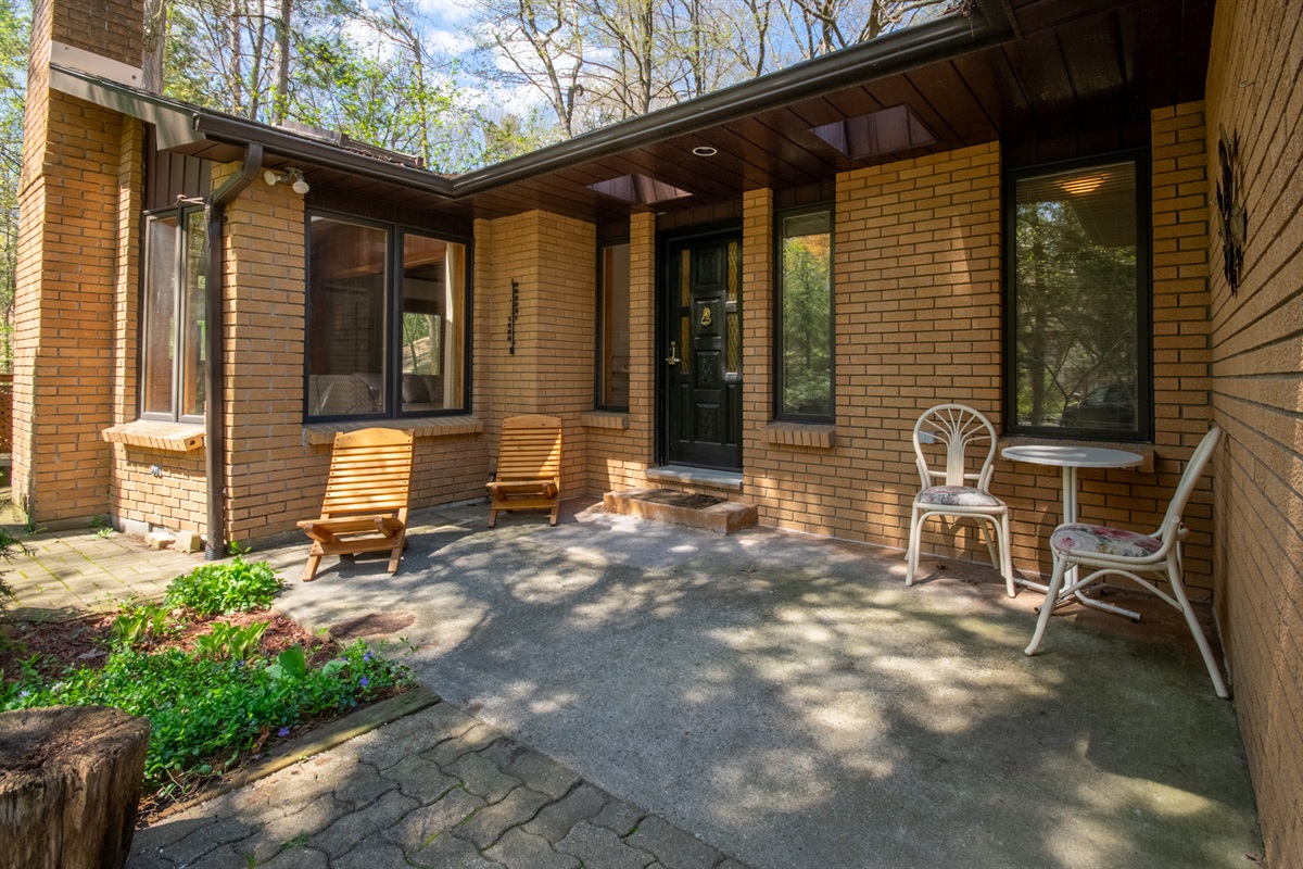 56a14fac830445bd99647d43818536a4 Large