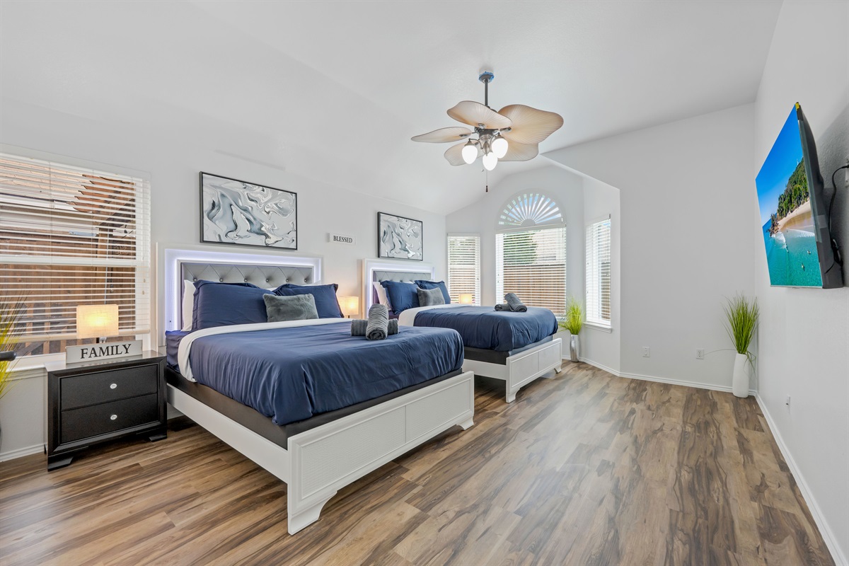 Primary room- en suite w/ pool view 