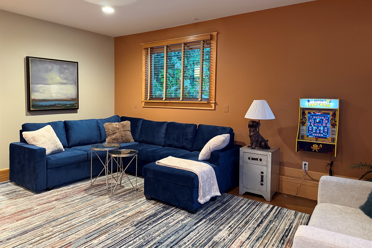 Snuggle up in the velvet sectional sofa to watch a good movie. You may want to open it up into the bed to enjoy a sleepover experience!