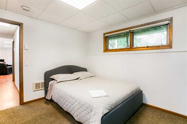 Charming 4-Bedroom Retreat Near Notre Dame, photo 27