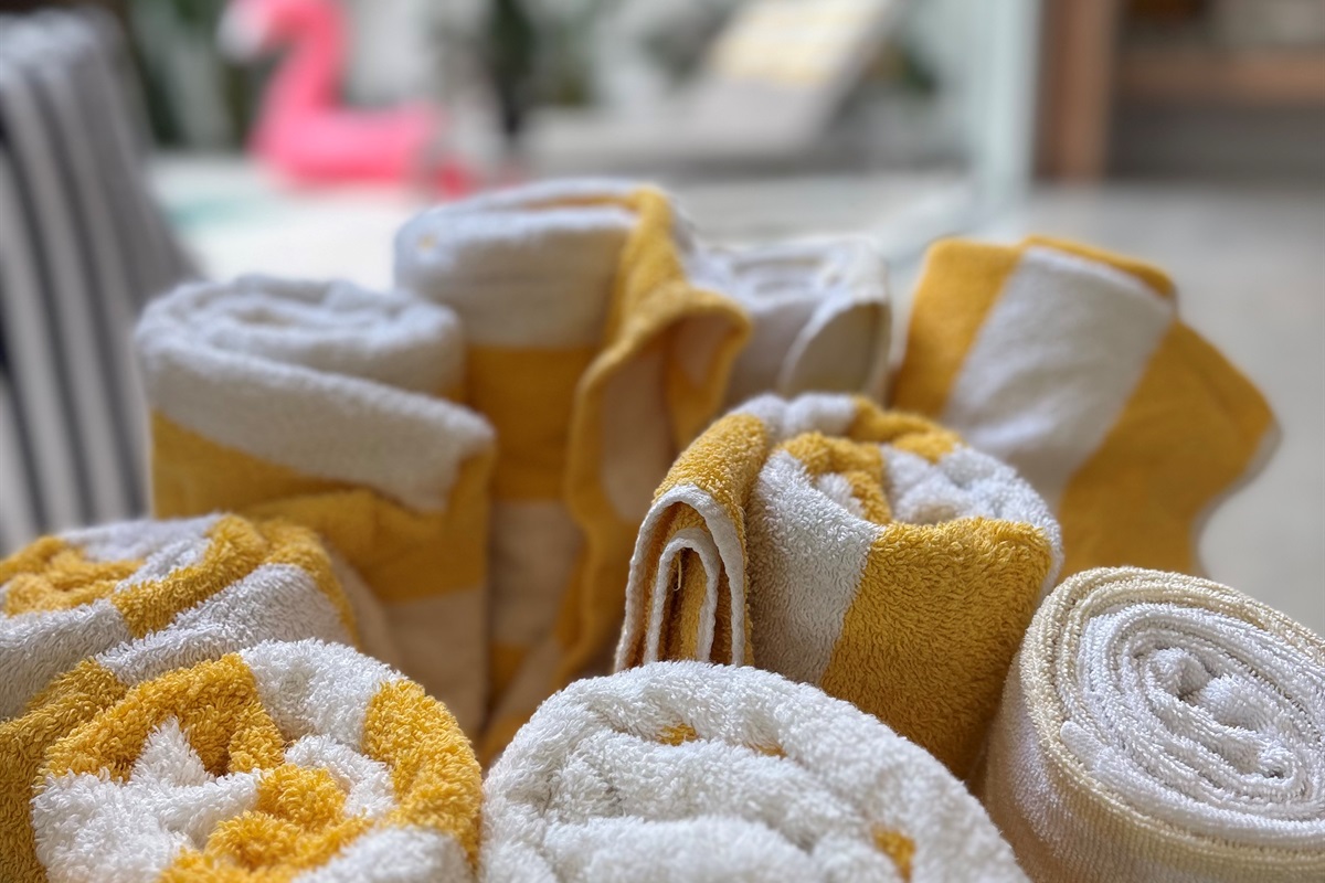 Fresh towels + poolside lounging 🧺☀️ The good life