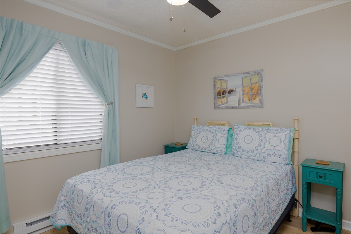 Bedroom with queen-size bed