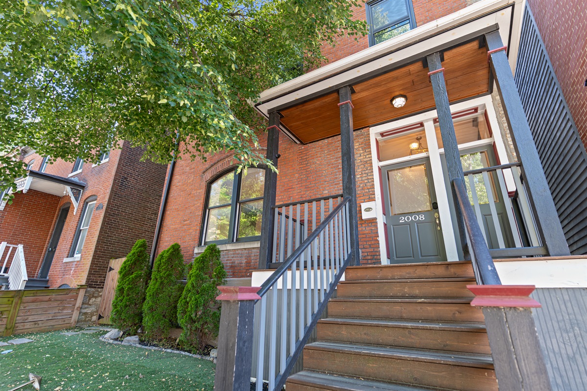 Welcome to The Crittenden House, your historic St. Louis getaway in the heart of Benton Park.