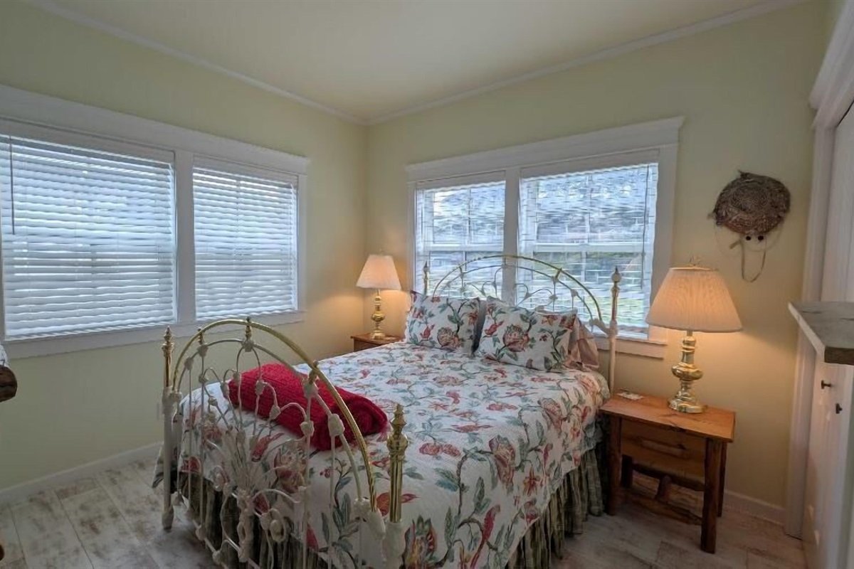 queen room main floor