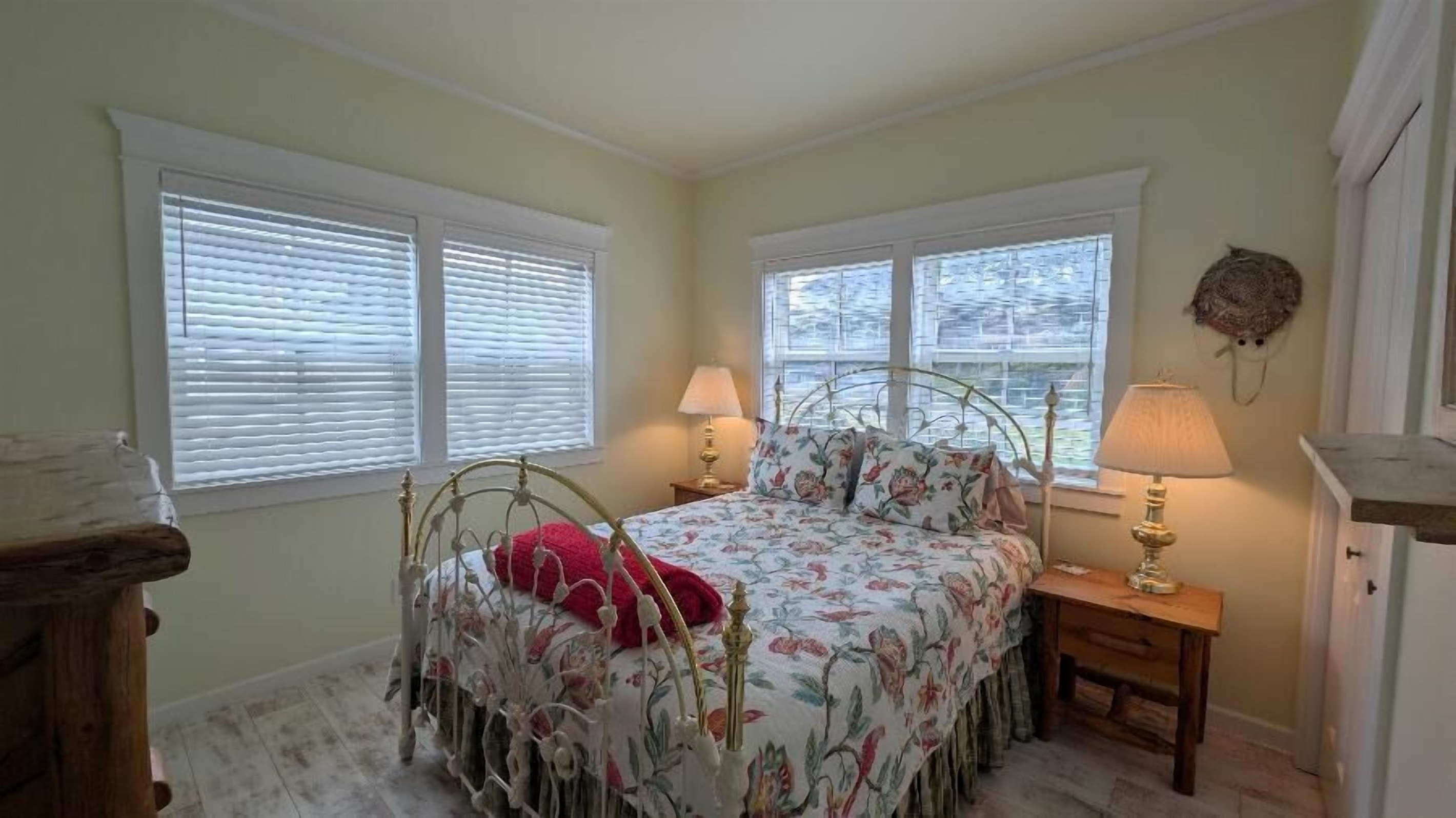 queen room main floor