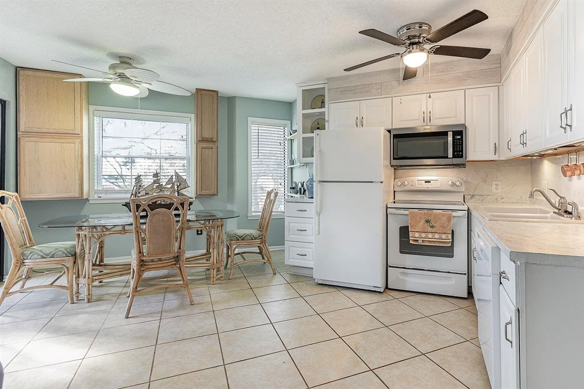 Eat in Kitchen with plenty of room