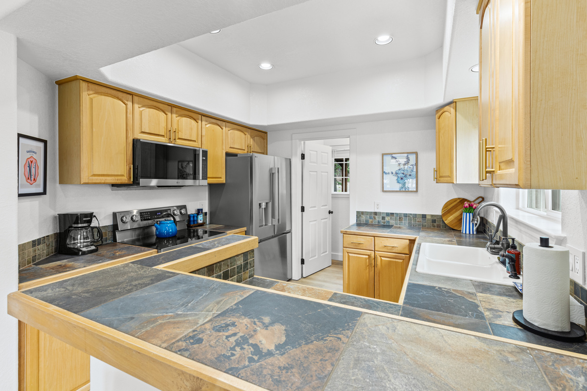 Hawks Nest Kitchen