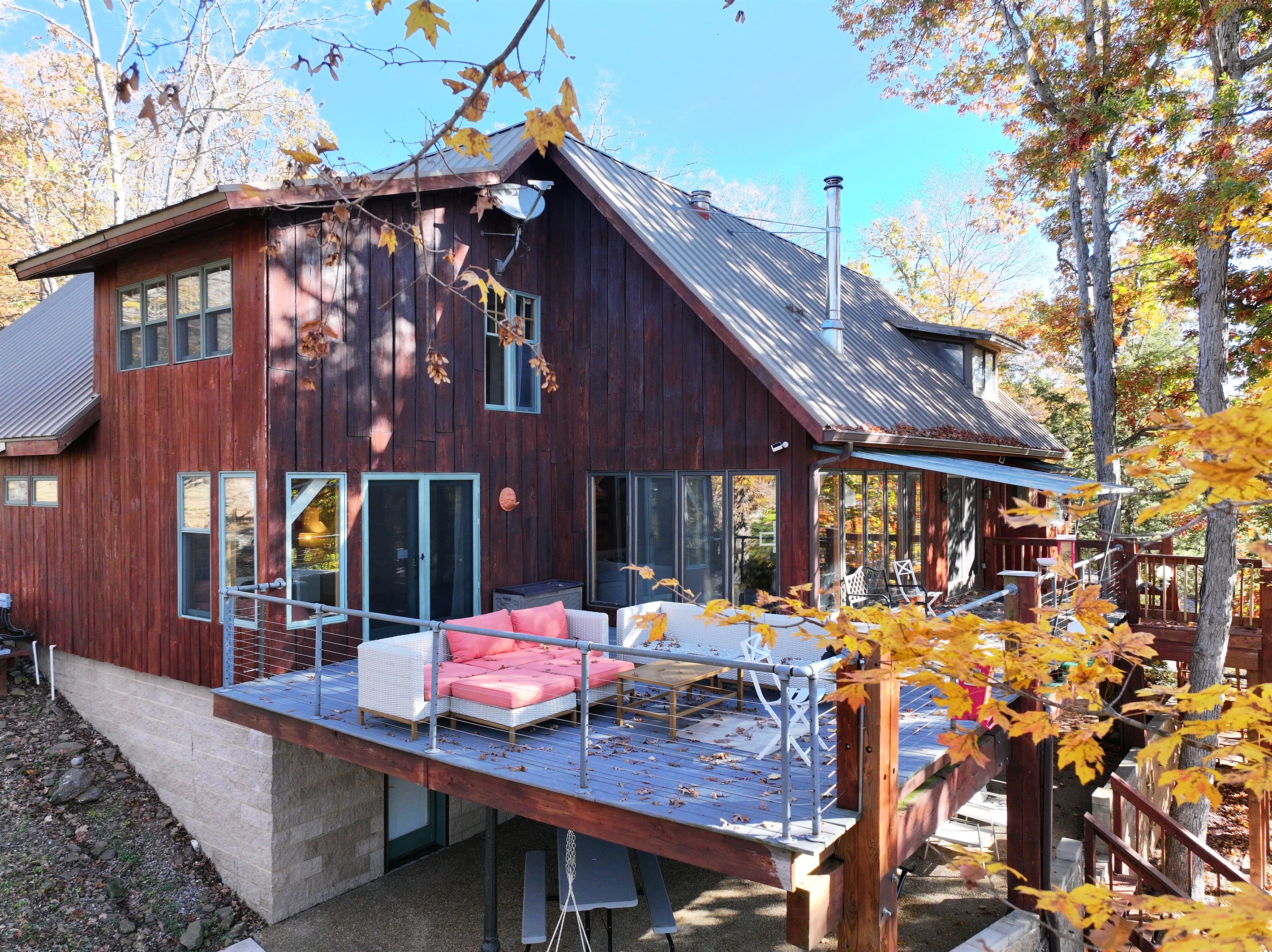 Fall looks good on Lotus Lodge