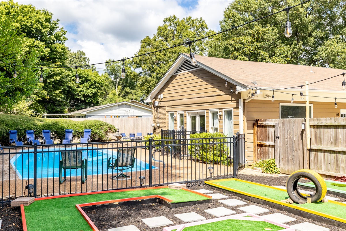 Mini golf and pool area