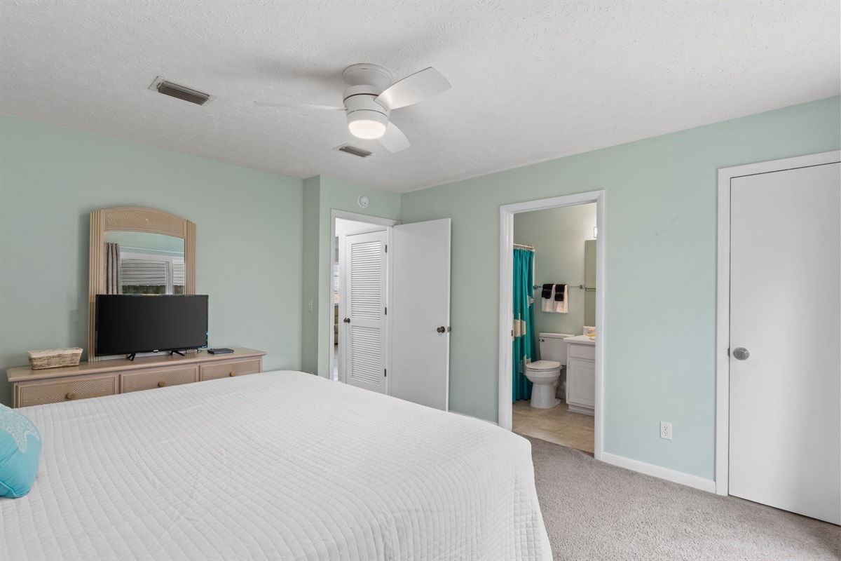 Master Bedroom with King Sized Bed