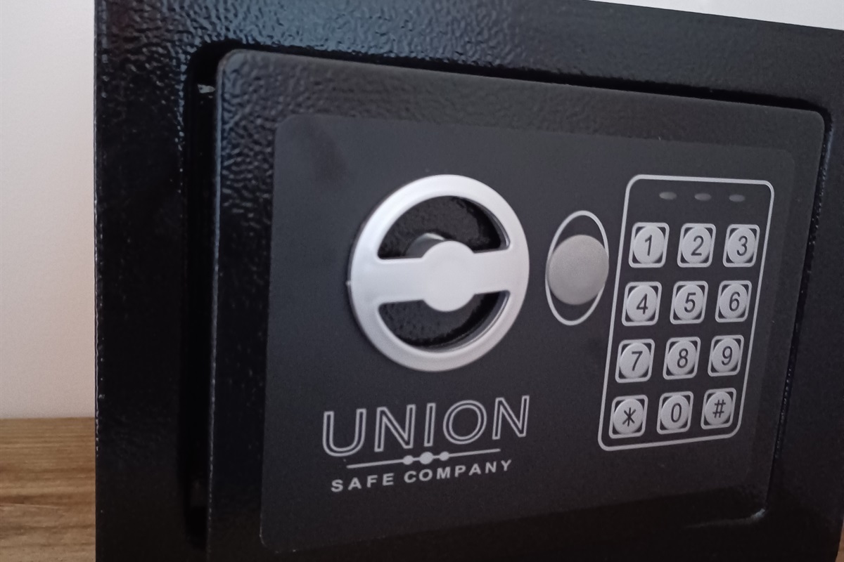 Seahorse bedrrom safe