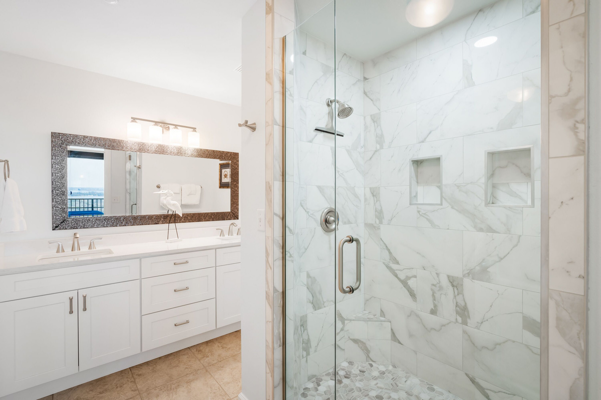Master Bathroom Double Vanity, Walk In Shower, Jacuzzi and toilet closet