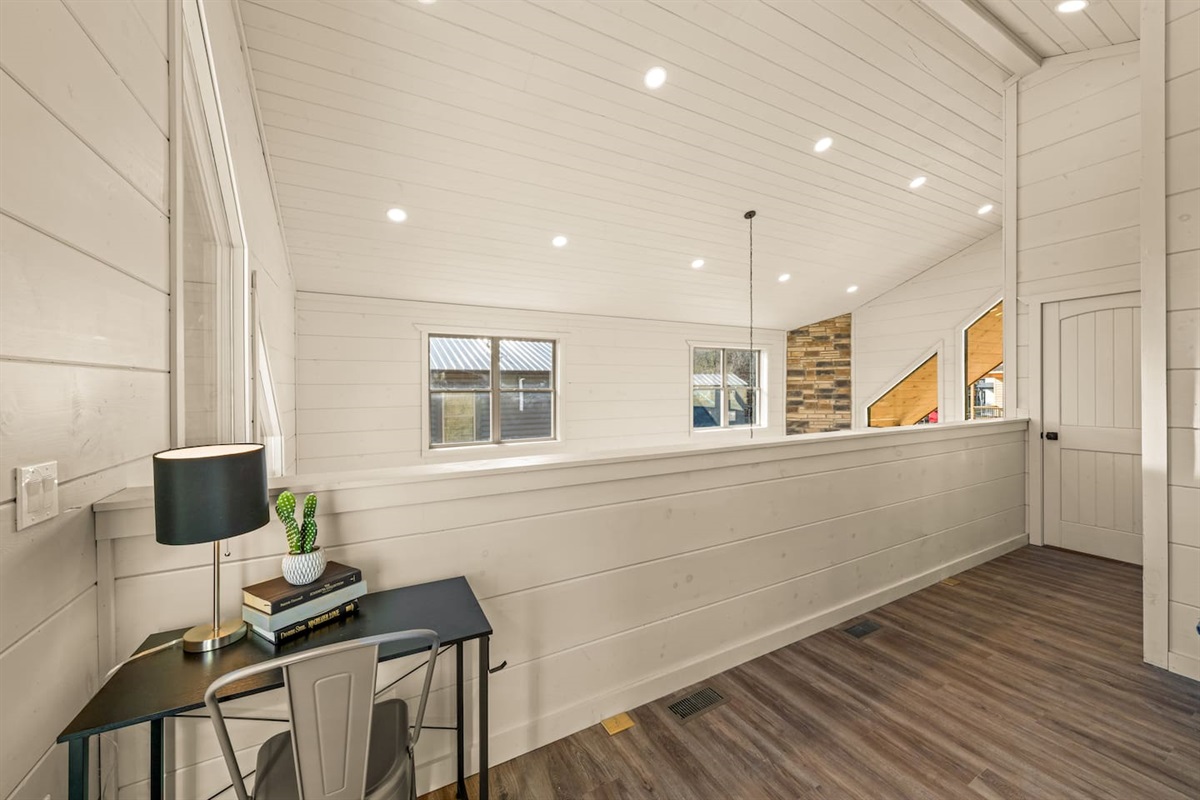 Office workstation desk