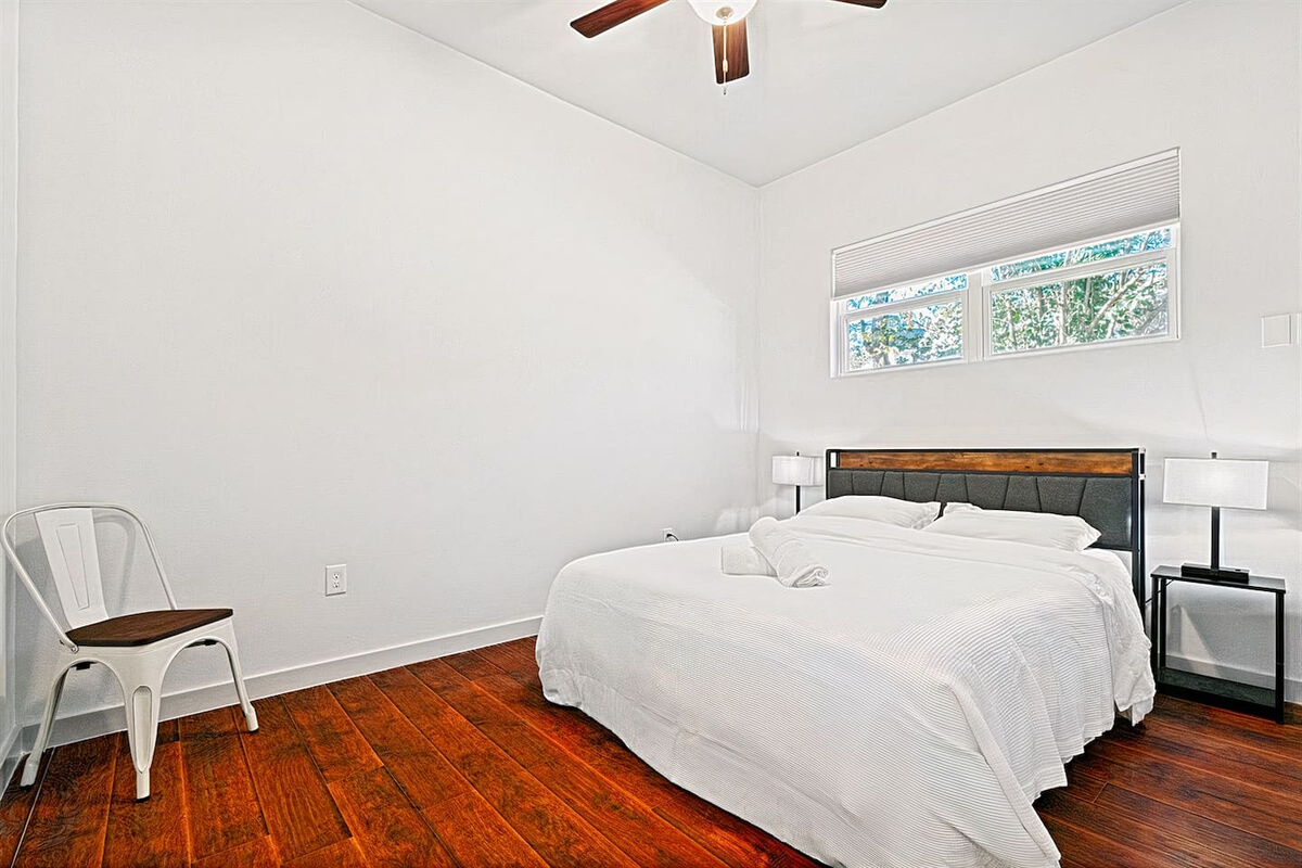 Middle Home: Your Perfect Second Bedroom Escape 