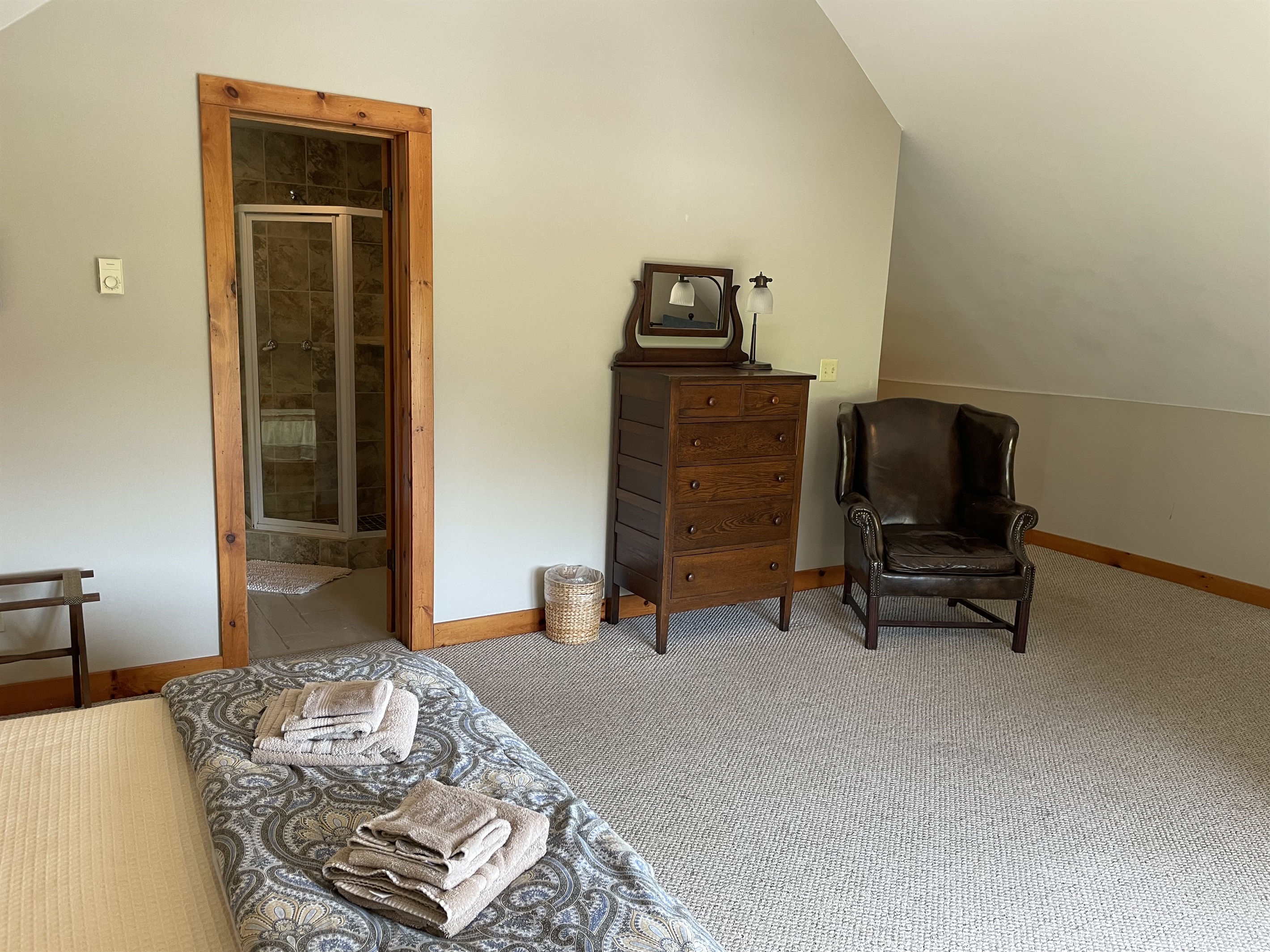 2nd floor Suite -bdrm 8- Queen and ensuite bath