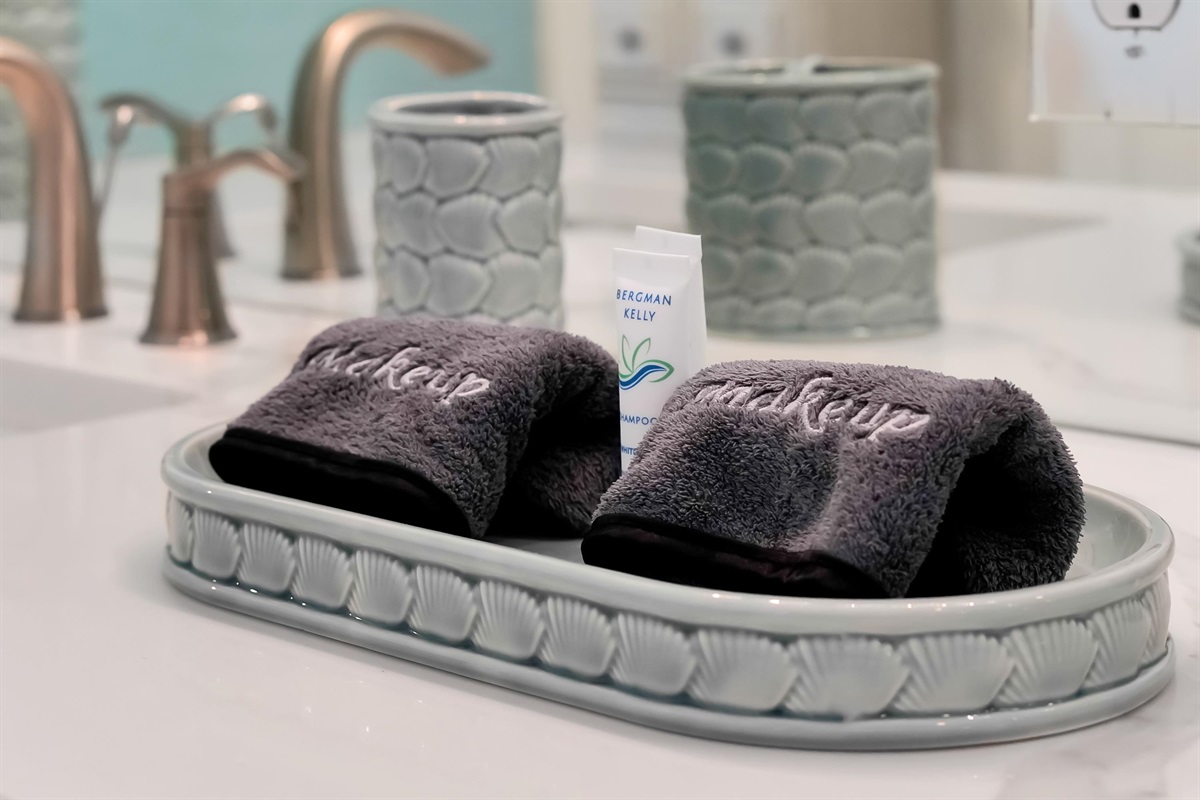 Bath towels for groups of 10
