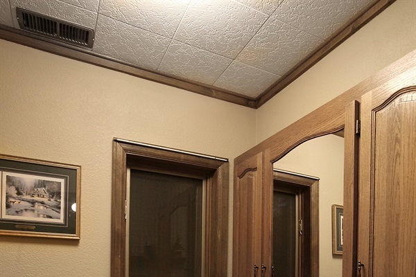 Main Floor 1/2 Bath