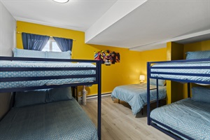 Bunk Bed Bonanza: Two Fulls and a Twin Adventure! 🛌🛌🛏️