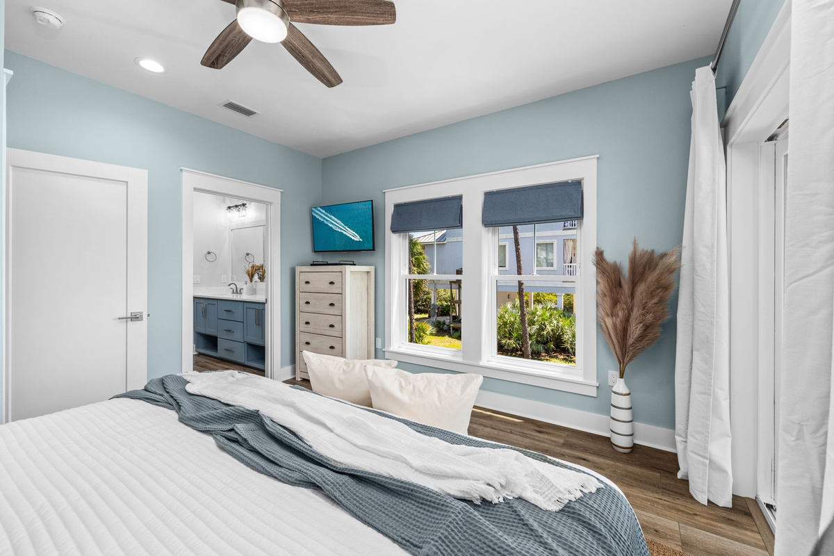 Comfortable coastal furnishings, Gulf views, and balcony access make this King suite the perfect place to relax after a day in the sun.