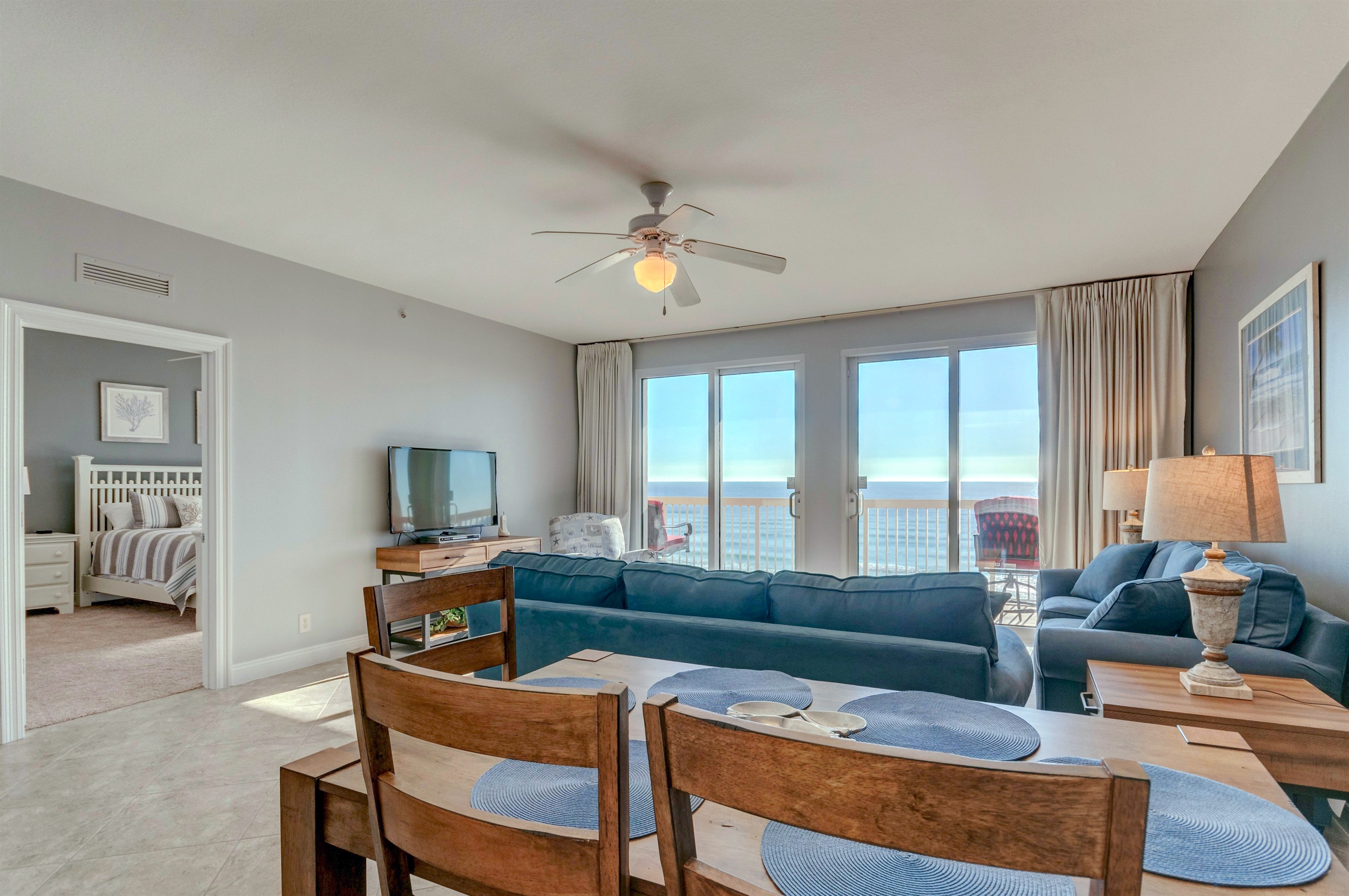 Spacious 5th Floor Luxury Condo – Free Beach Chairs & Daily Tickets! 6