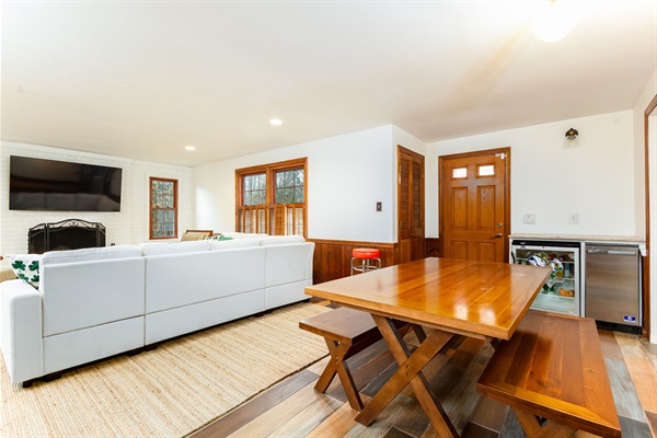 3BR, 3BA Home on Angela Blvd Steps from ND, photo 19