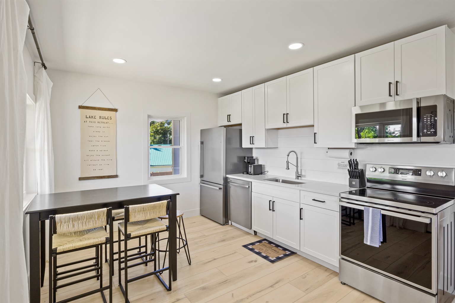 Dining table with 5 seats