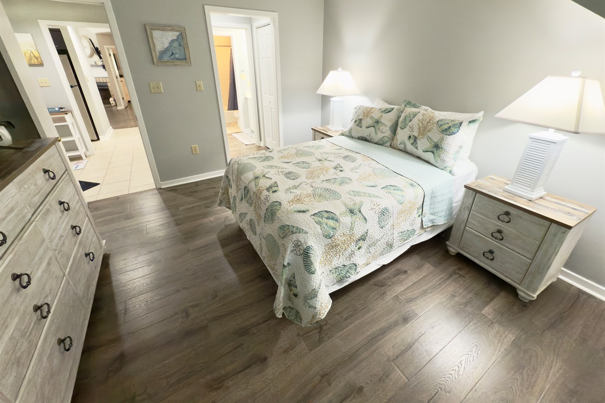 Queen And Single In 2nd Bedroom