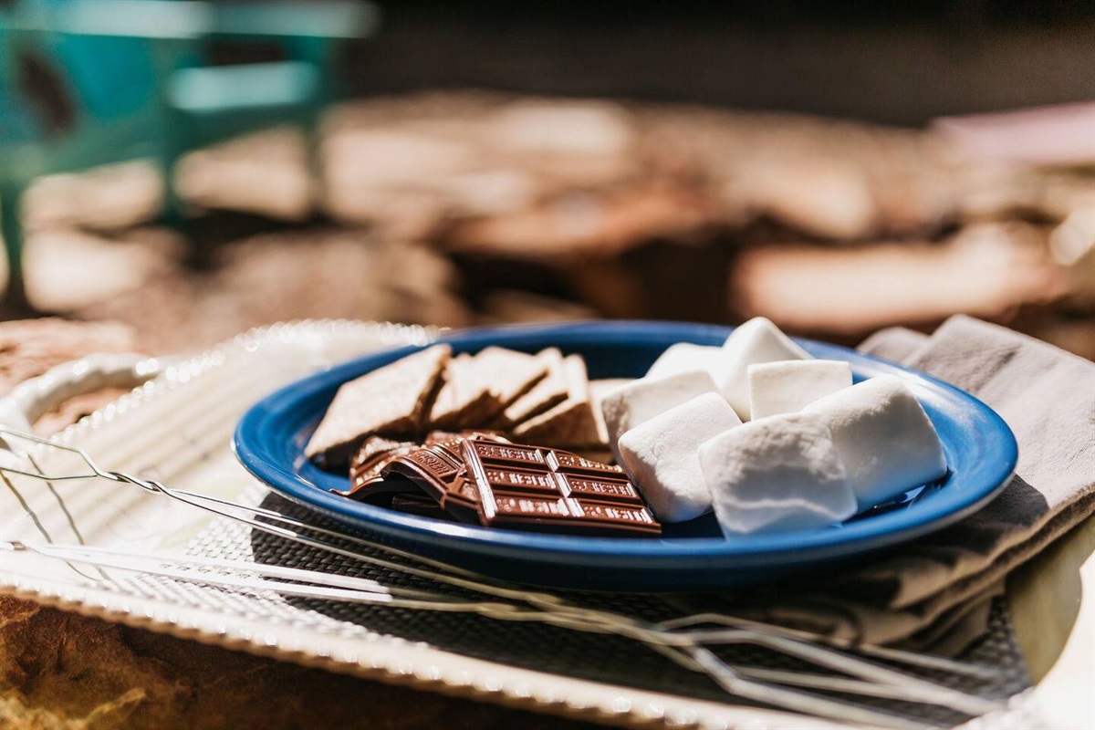 Campfire Treats: Enjoy a delicious S’mores setup with everything you need for sweet fun!