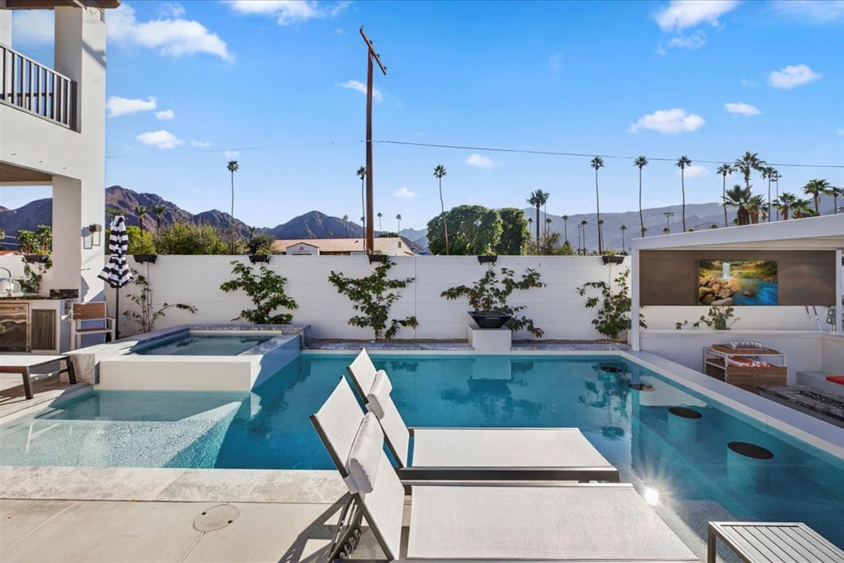 Pool-Spa-Tanning Ledge