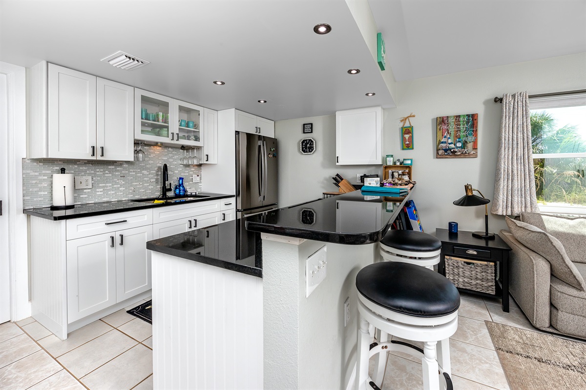 ample counter space & counter top seating