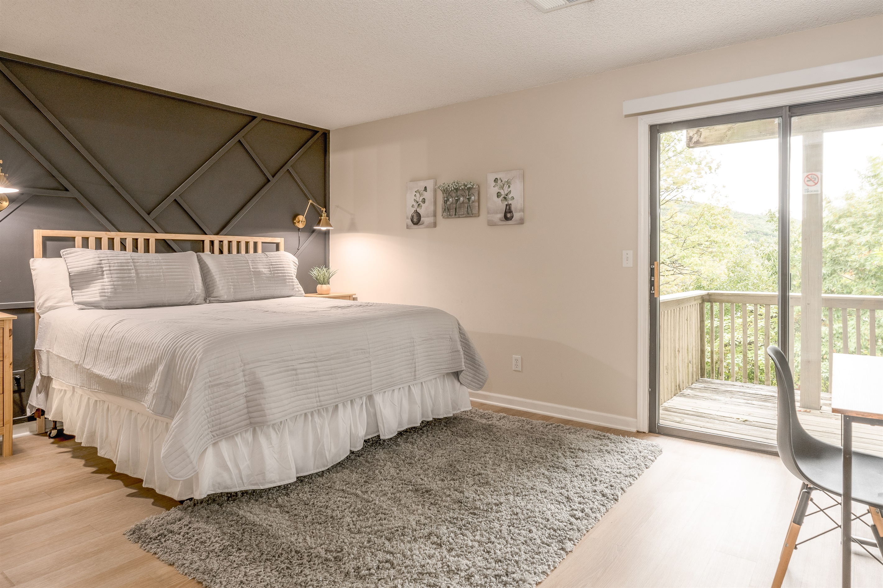 King size Bed
