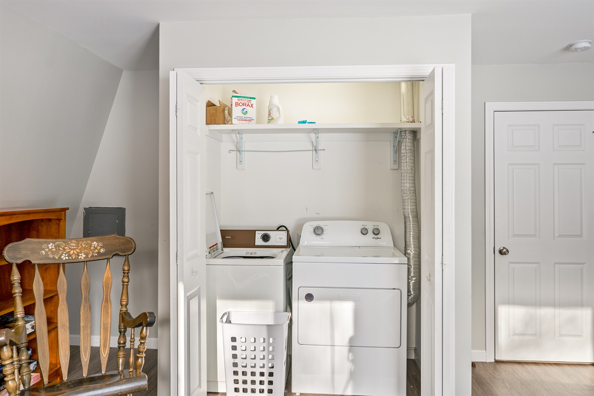 Guest Bedroom 2 - Laundry Closet
