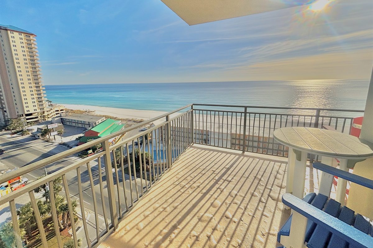 Corner unit with LARGE balcony