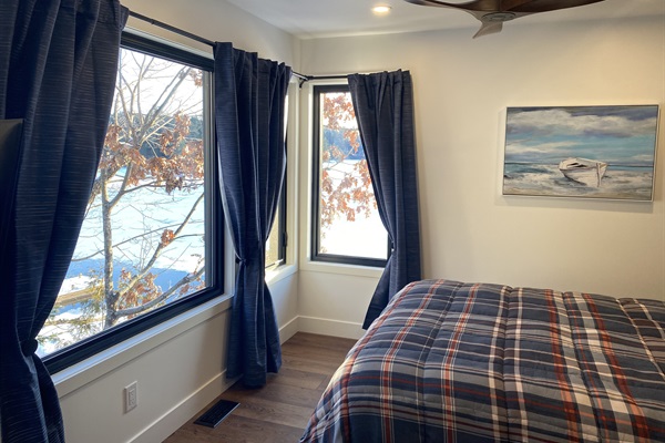 Main floor 2nd bedroom showing corner view of Lac McGregor