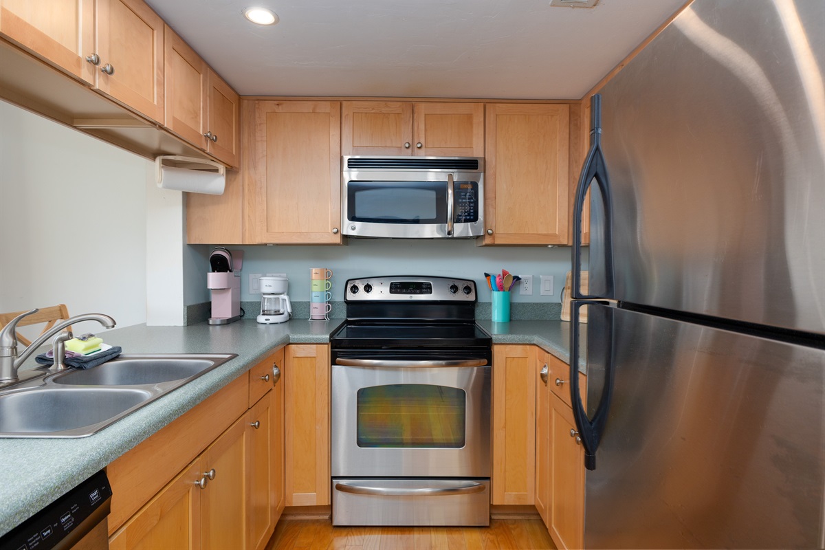 Large and well-equipped kitchen