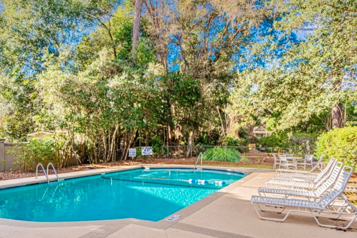 Community pool