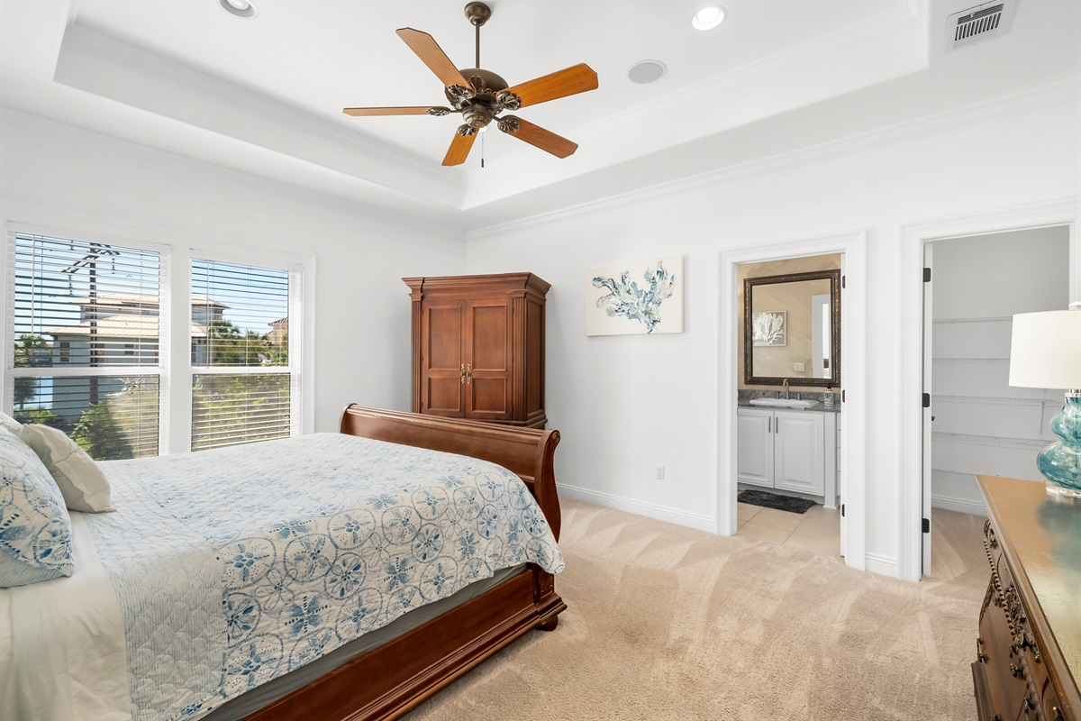 Upstairs King Master Suite