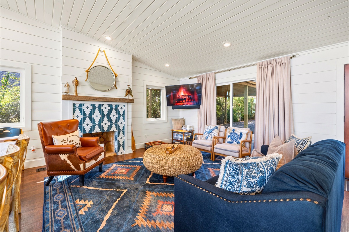 Settle into the thoughtfully styled living area where comfortable furniture and tasteful d&eacute;cor make it easy to feel right at home.