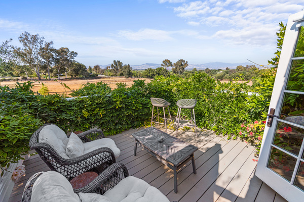 Walk to Bob's Well Bread, then enjoy your renowned pastries overlooking the animals in the pasture and mountain views. 