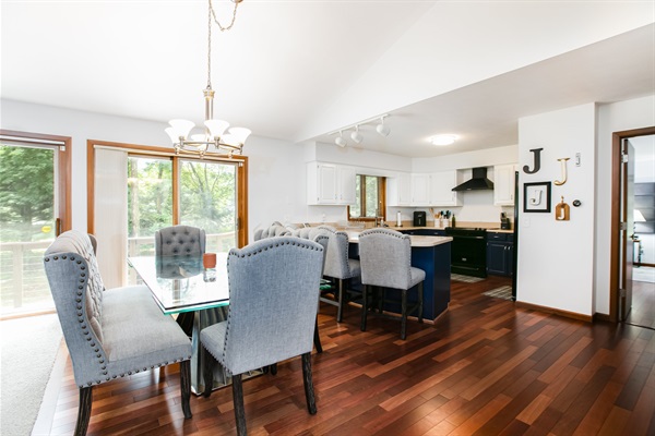 Charming 4-Bedroom Retreat Near Notre Dame, photo 13