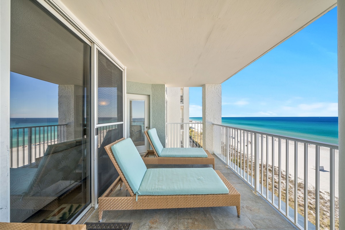 Stunning 6th floor balcony views